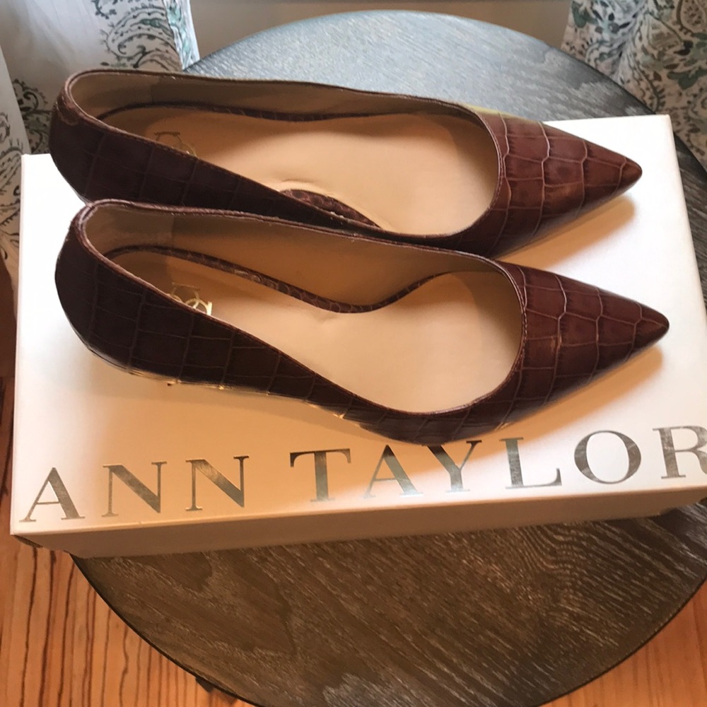 Bundle 2 for $15. Kitten Heel